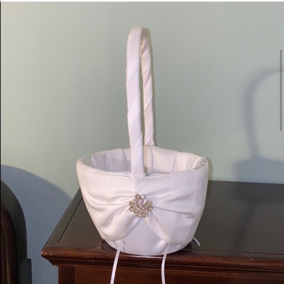 WHITE ‘Garbo’ 3 Piece Wedding Collection - Picture 5 of 10